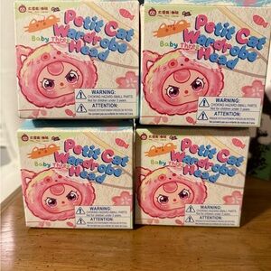 Set of 4 - Petit Cat Wardrobe Head Keychain